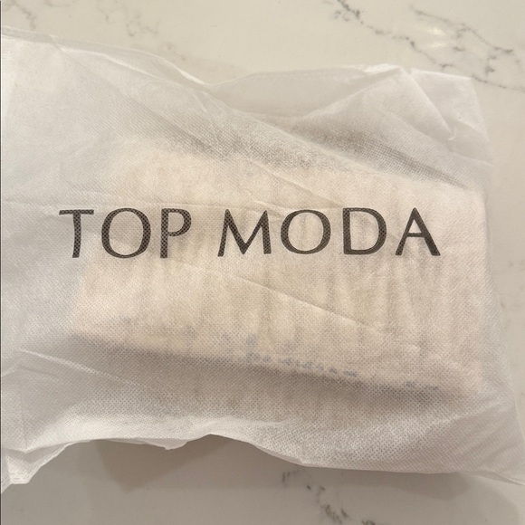 Elegant Cream Quilted Chain Bag - Picture 7 of 7